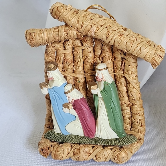 Set of Christmas Nativity Scene Ornament Set Wicker Creche with Resin Figures - Picture 5 of 8